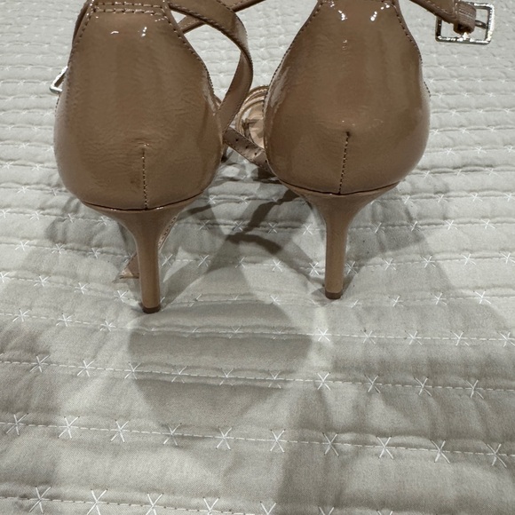 Bandolino Women's May Tan Strappy Sandals - Picture 6 of 7